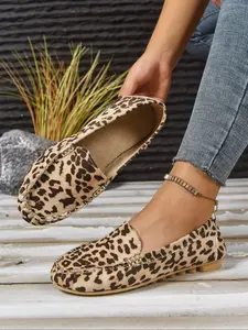 Women's Leopard Print Round Toe Flats, Sexy Style Textile Shoes, Adjustable Buckle Design, Outdoor Daily Wear, Fall & Winter Fashion
