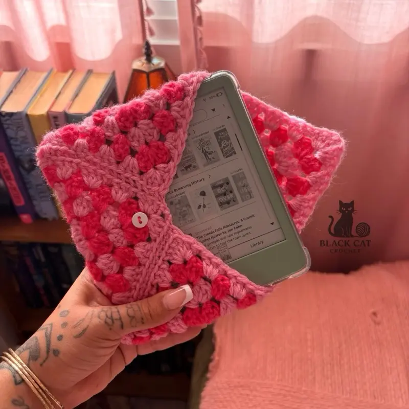 Crochet Granny Square Envelope | Kindle Sleeve