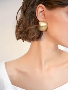 A Pair Of Round Fashion High Quality Earrings Jewelry, Simple and Fashionable Japanese and Korean Style, Suitable for Parties and Daily Life