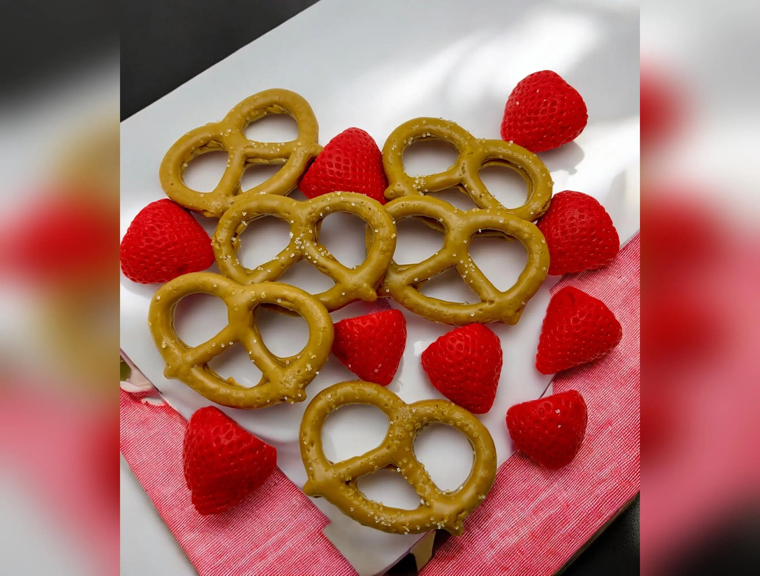 Strawberry Pretzel Crunch Wax Melts. Bakery Wax Melt. Soy Wax Melts. Strongly Scented Wax Melts/Wax Tarts for Wax Warmers. 5 oz. 6 Pretzels +7-8 Strawberries