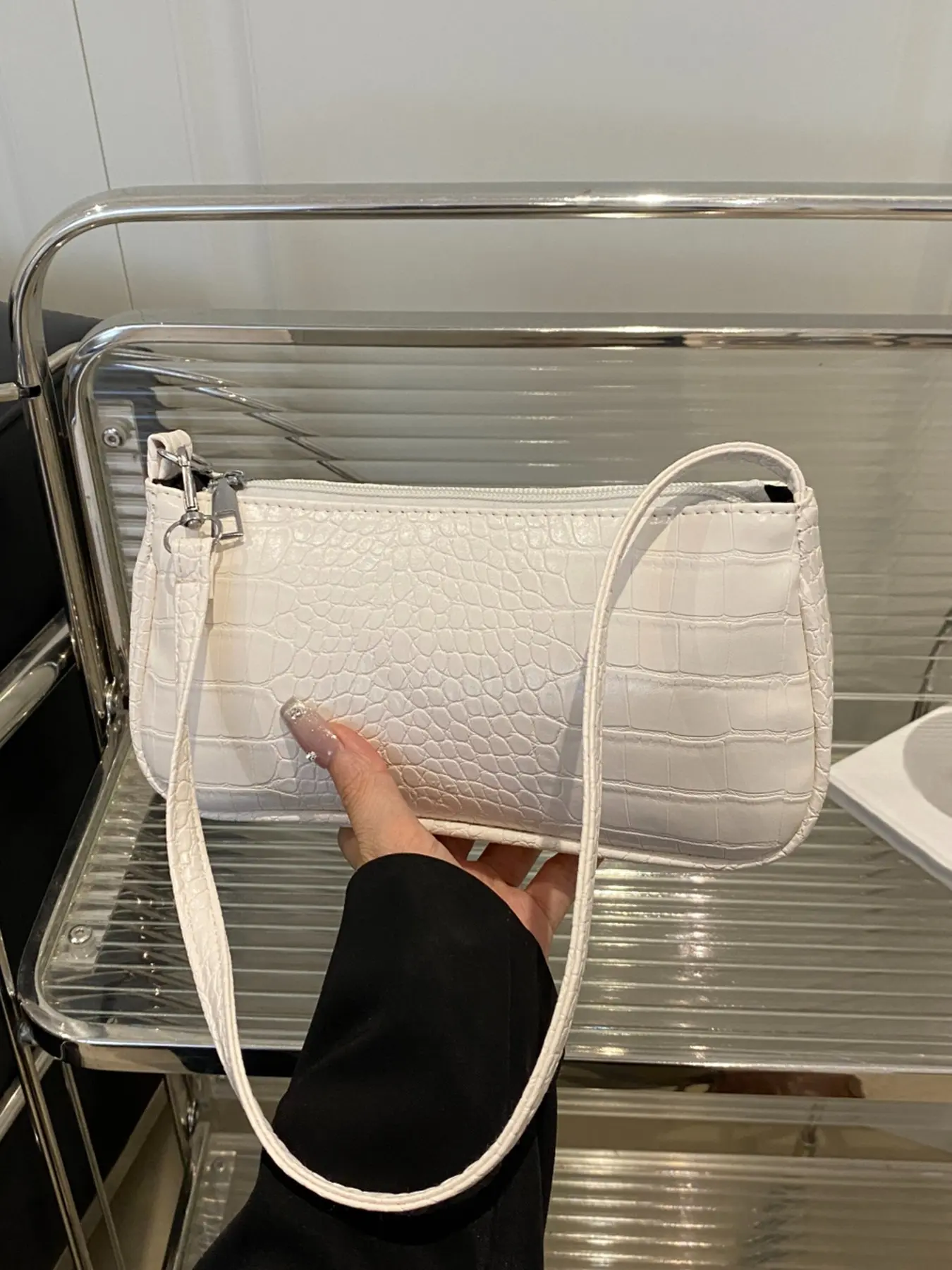 Simple style, light luxury, fashionable armpit bag, crocodile texture design, practical and versatile shoulder bag, lightweight and easy to carry, can accommodate personal items, suitable for commuting and shopping, Zipper Shoulder Purse
