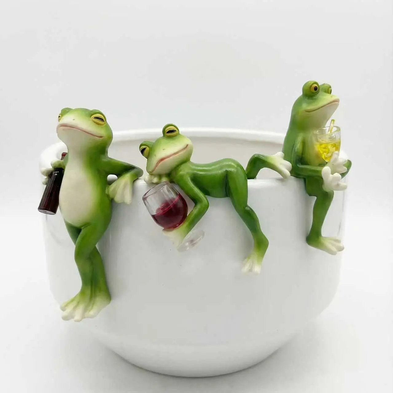Resin Frog Collectible Miniature Figurine, Whimsical Playful Fairy-Style Home Decor Statue, Garden Accessories for Flower Pots, Outdoor-Backyard Garden Accessories, Small Stocking Stuffer Gift for Frog Lovers Women