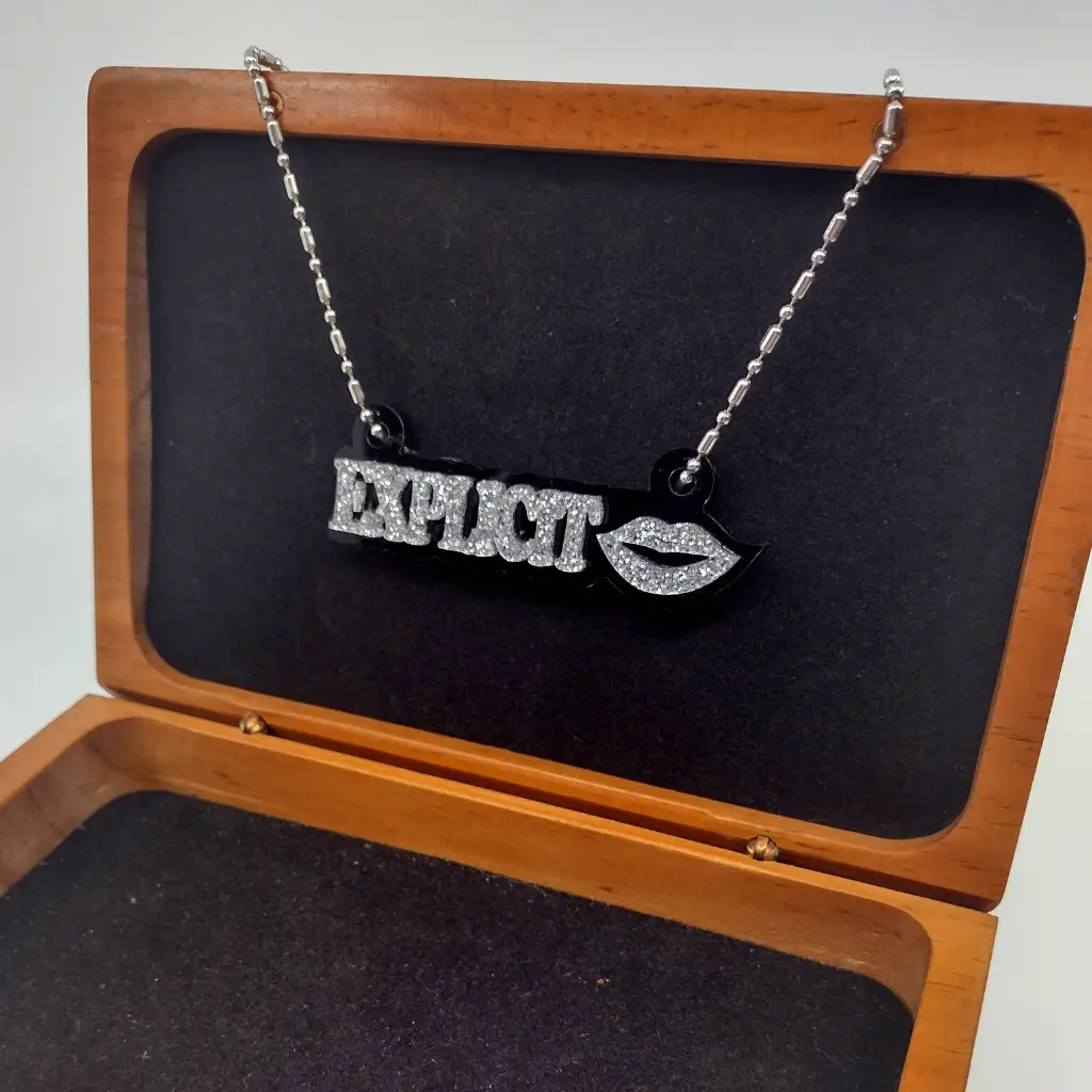Custom Lips Name Necklace – Personalized Glitter Nameplate Pendant, Cute Hip Hop Style Jewelry for Women, Girls, Teens, Bling Gift with Custom Word or Name