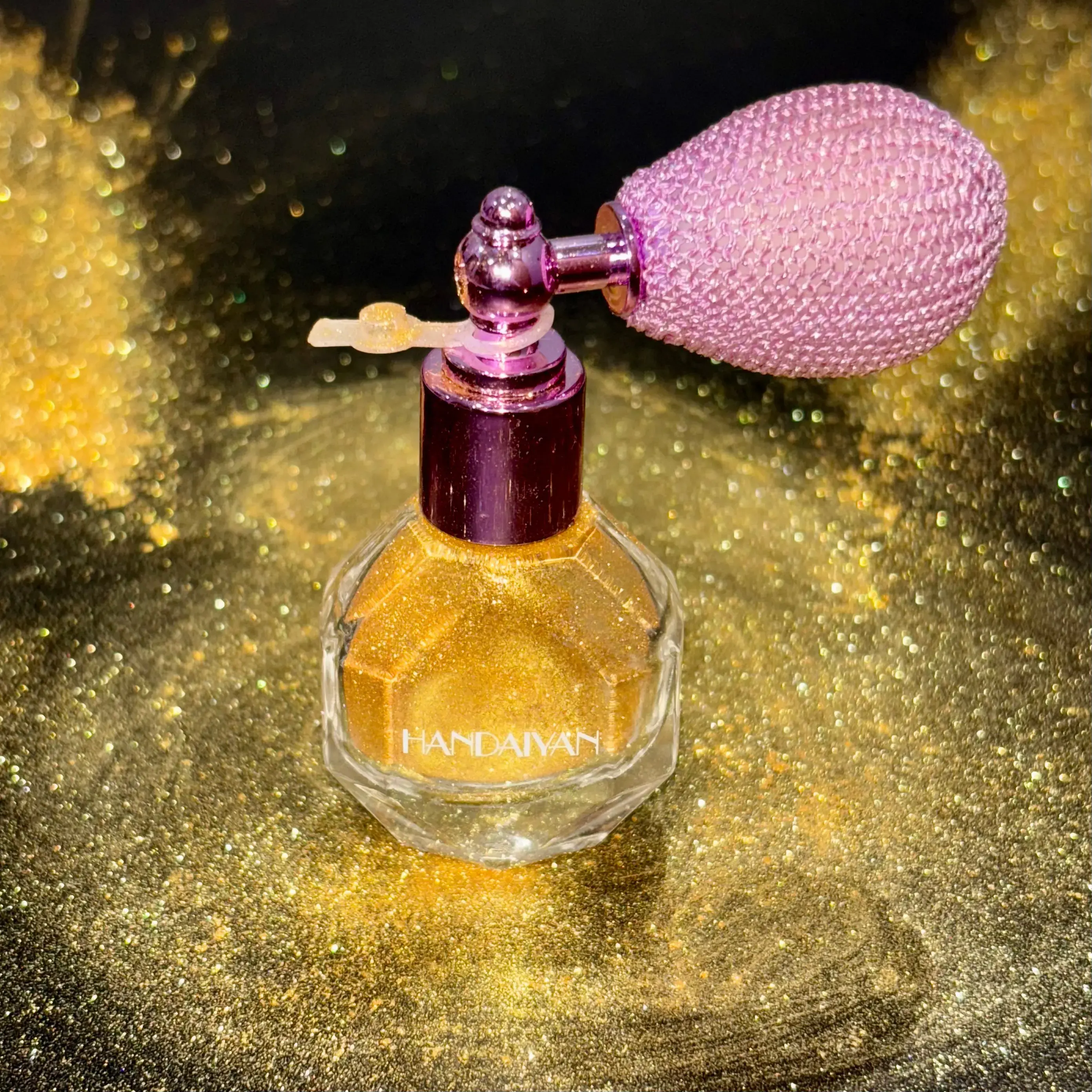 Highlighter Powder Spray Magic Shimmer - For Body, Hair, Face, Lips - Sparkle Glitter Highlighter Makeup Powder - Lightweight - Long Lasting or Women Halloween Party or Daily Wear