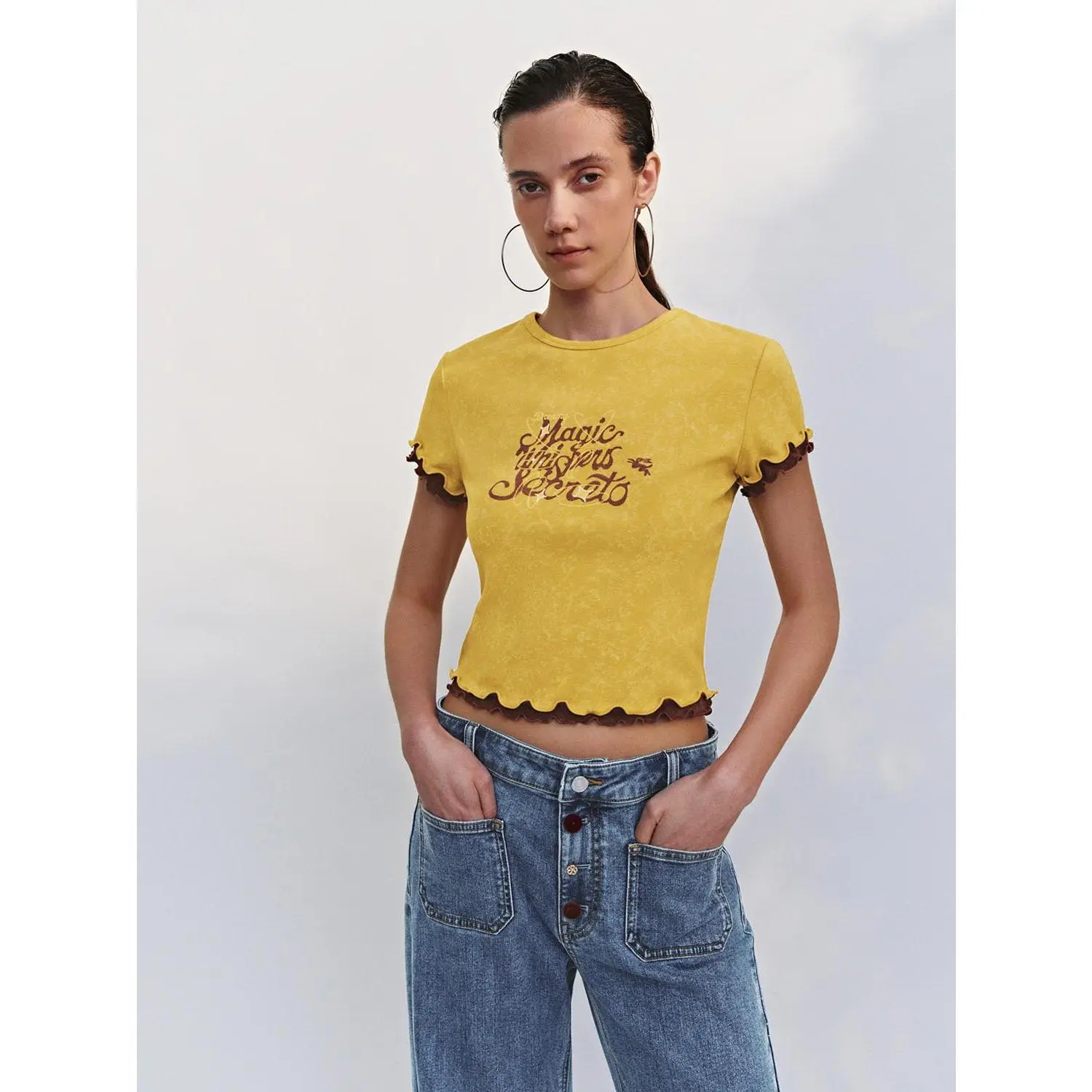 URBAN REVIVO Women's Casual Plain T-Shirt, a Short Sleeve Round Neck Streetwear Essential in Stretch Cotton, Tshirt