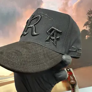 JC hats Luis R Canelo - Gorra y cubre polvo