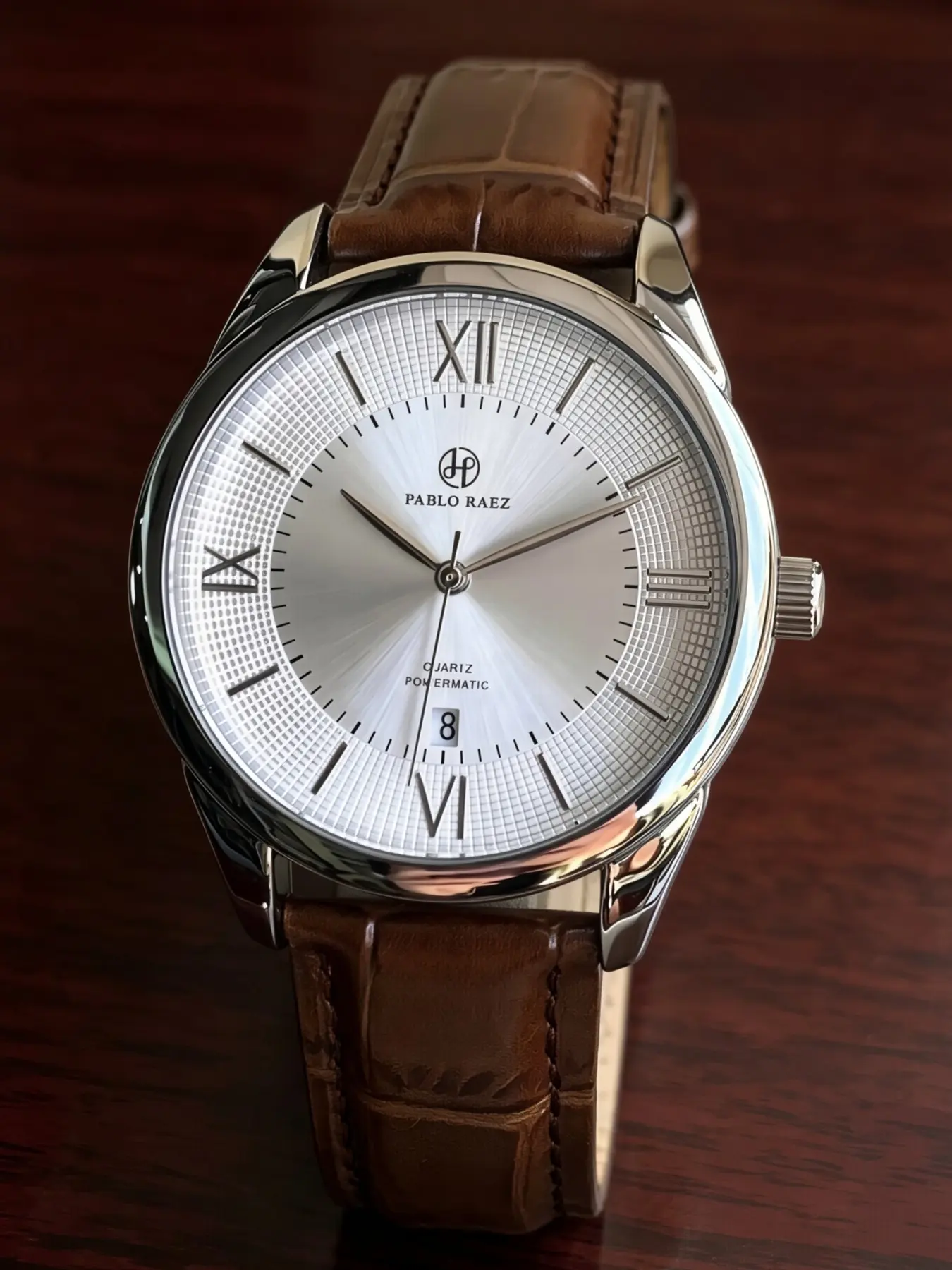 1PC Men's Watch, Analog Quartz Movement, Simple Textured Silver Dial, Calendar Function, Coffee-Colored Leather Strap, SUS304 Stainless Steel Case, Gift for Family and Friends