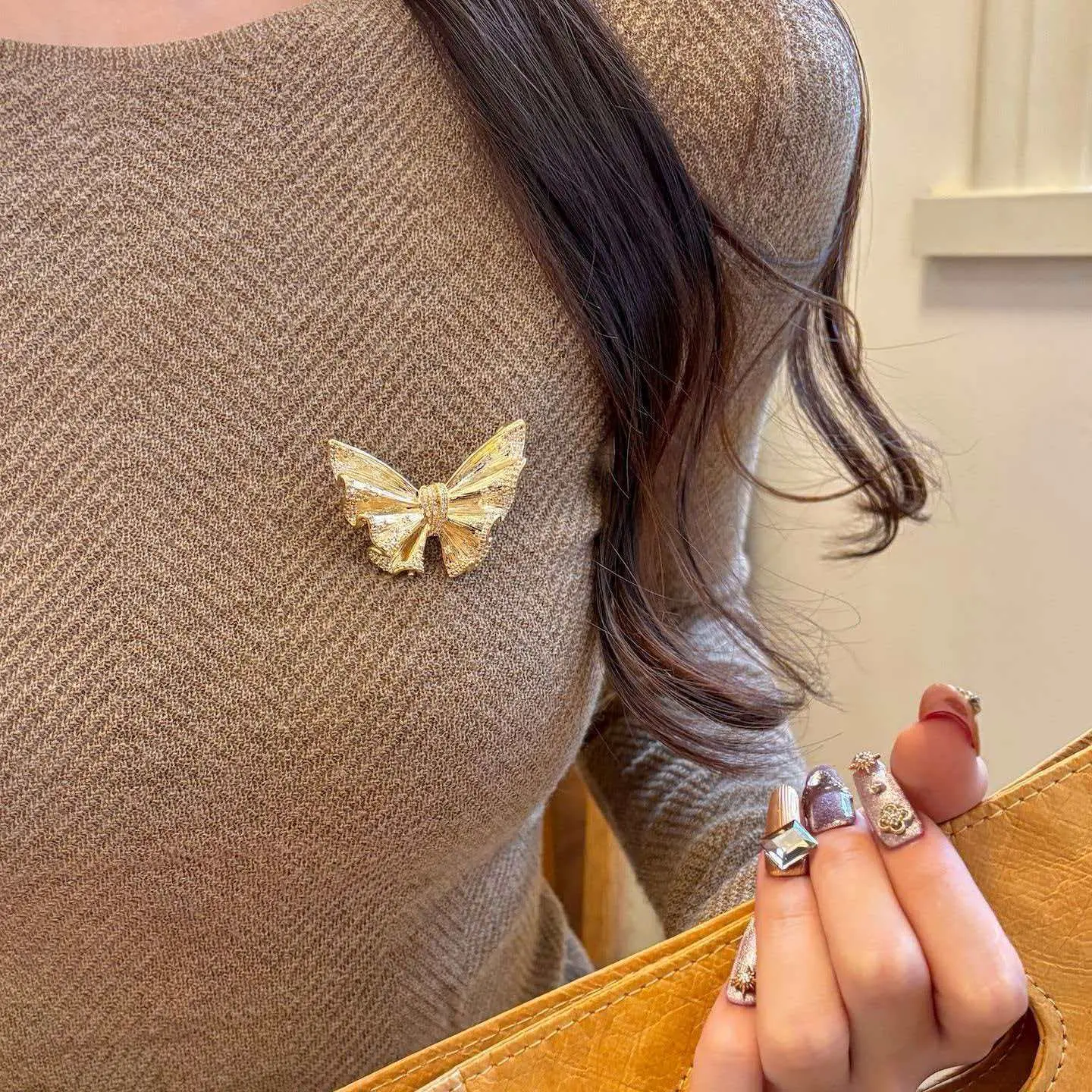 ASANDY Luxury Gold-Plated Pave Crystal Bow Brooch - Hypoallergenic Unisex Zircon Lapel Pin, High-End Women's Fashion Brooch for Formal Events, Suits, Brooches