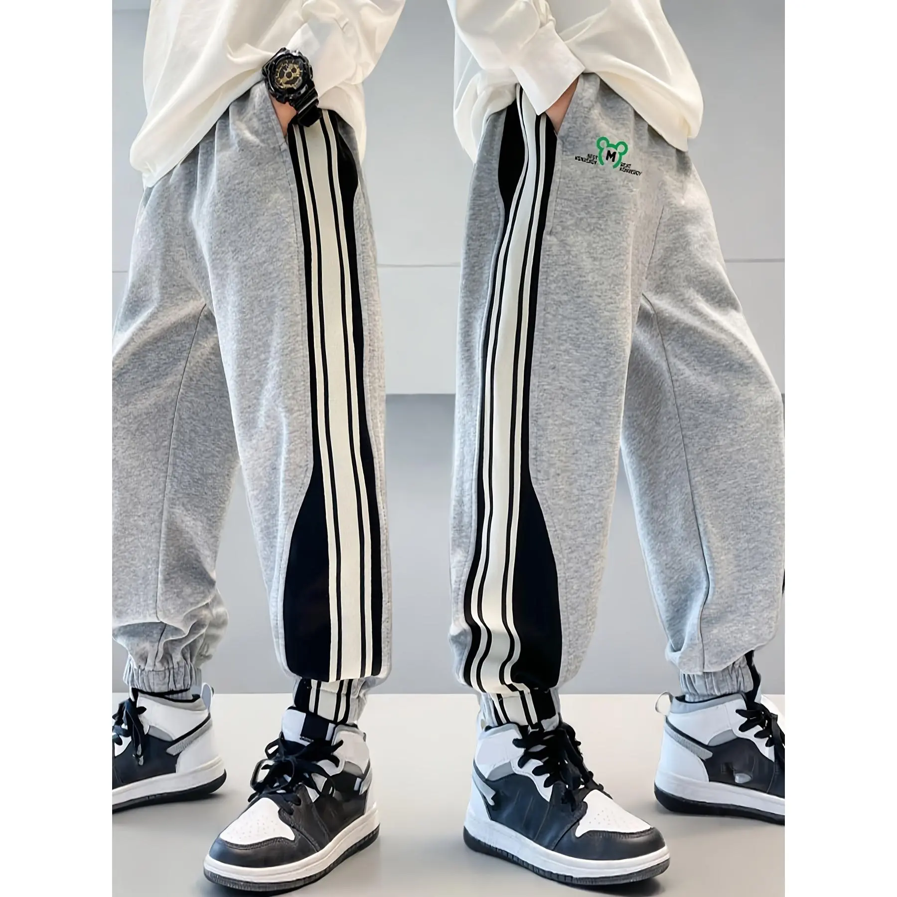 Boy's Jogging Pants - Comfortable Polyester, Elastic Waistband, Striped Cuffs, Machine Washable, Suitable for Young People |           Loose-fitting Jogger |           Polyester jogger, outdoor leisure