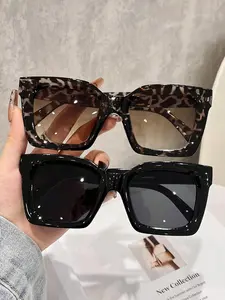 Women's Square Sunglasses, Vintage Classic Decorative Style, Ideal for Beach Vacation, Fashionable Accessory for All Seasons