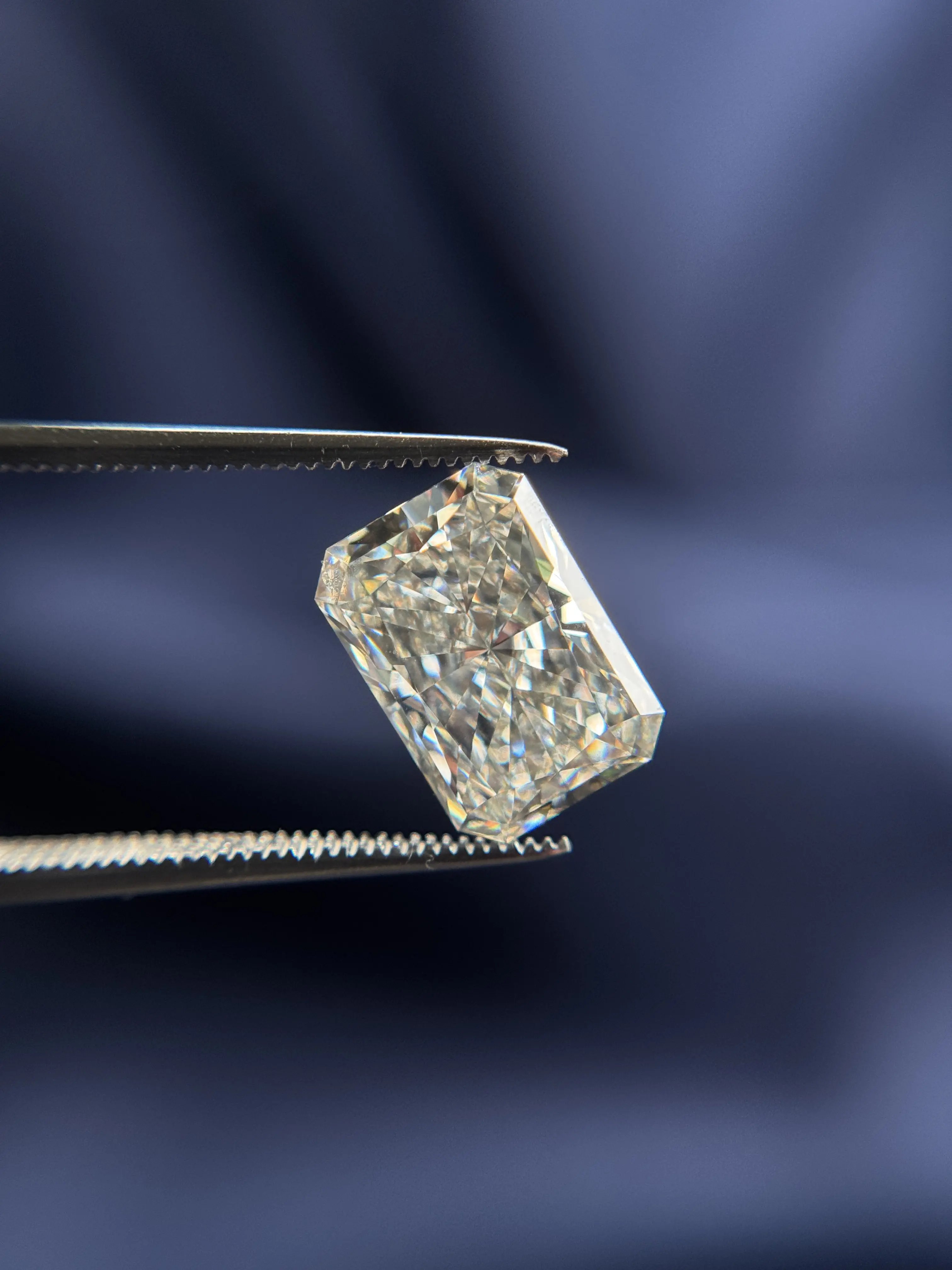 Lab Grown Diamond Radiant Cut – F Color or Better, VS Clarity, IGI Certified Loose Diamond