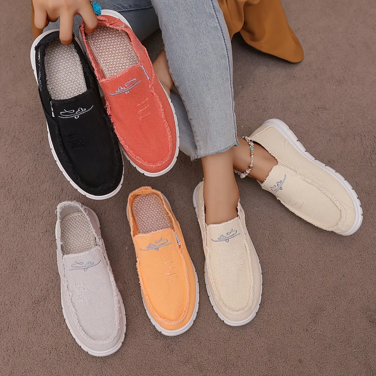 Casual Low Cut Loafers, Washed Chrysanthemum Embroidered Denim, Soft and Durable Fashion Canvas Shoes