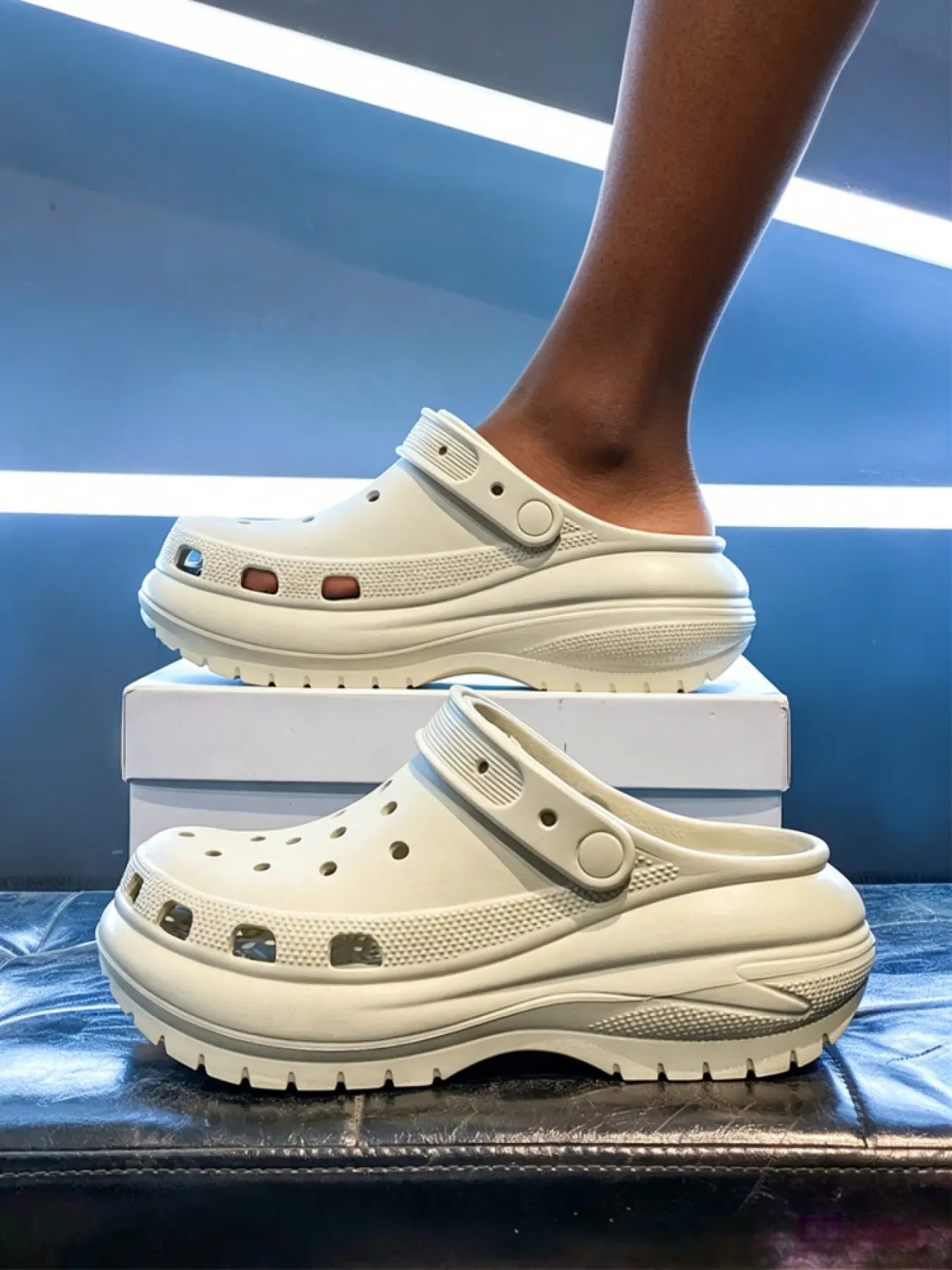 1 Pair Unisex Height Increasing Thick Sole Casual Shoes Clogs Hollow Breathable Upper Adjustable Heel Strap For Daily Commute Outdoor Outfits