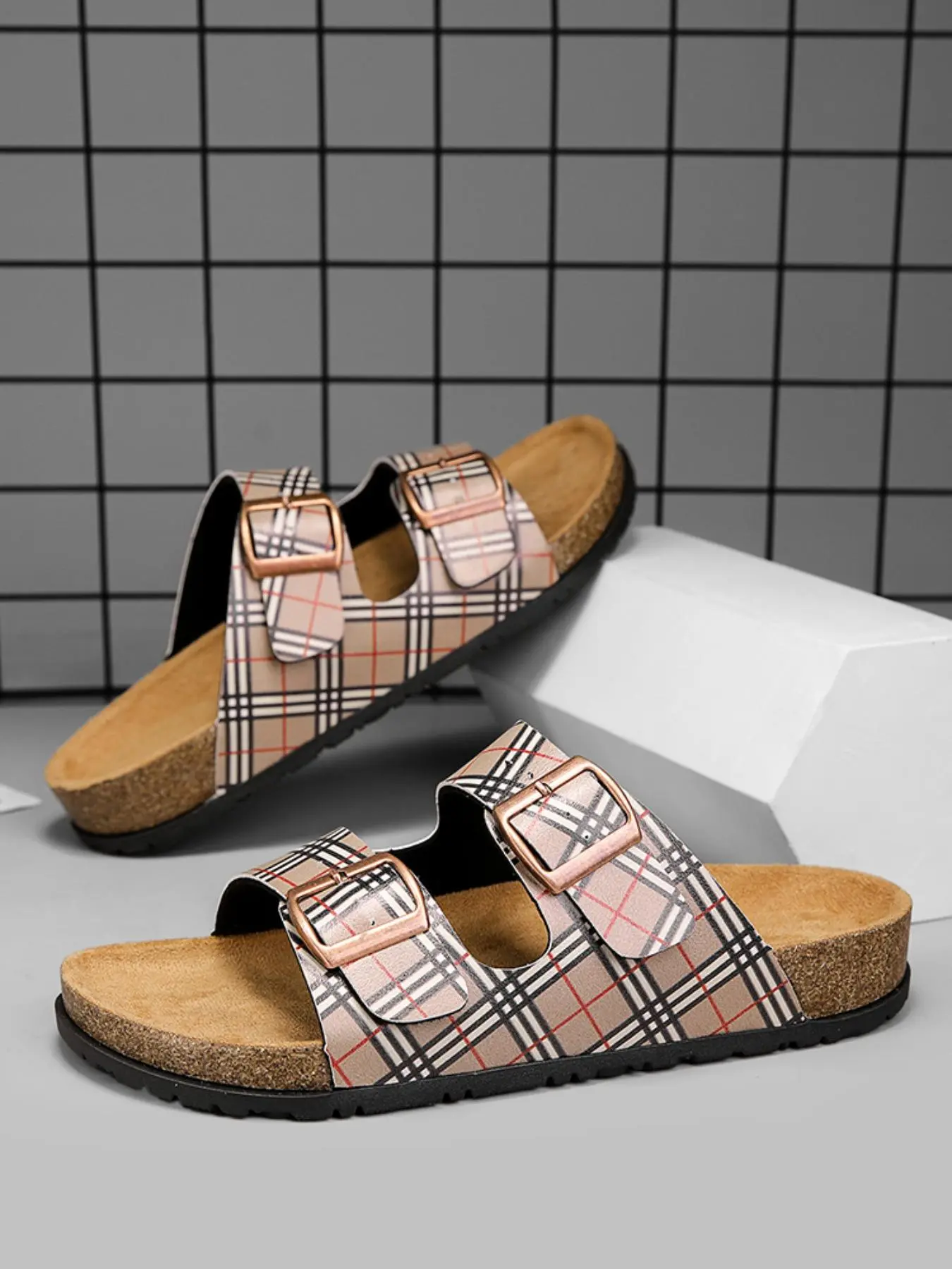 Unisex Fashionable Checkerboard Pattern Slippers, Buckle Sandals, Slide Sandal, Casual Comfortable Platform Sandals for Beach, Non Slip Sandals, Adjustable Straps & Anti-slip Comfort for All-day Wear, Walking Shoes