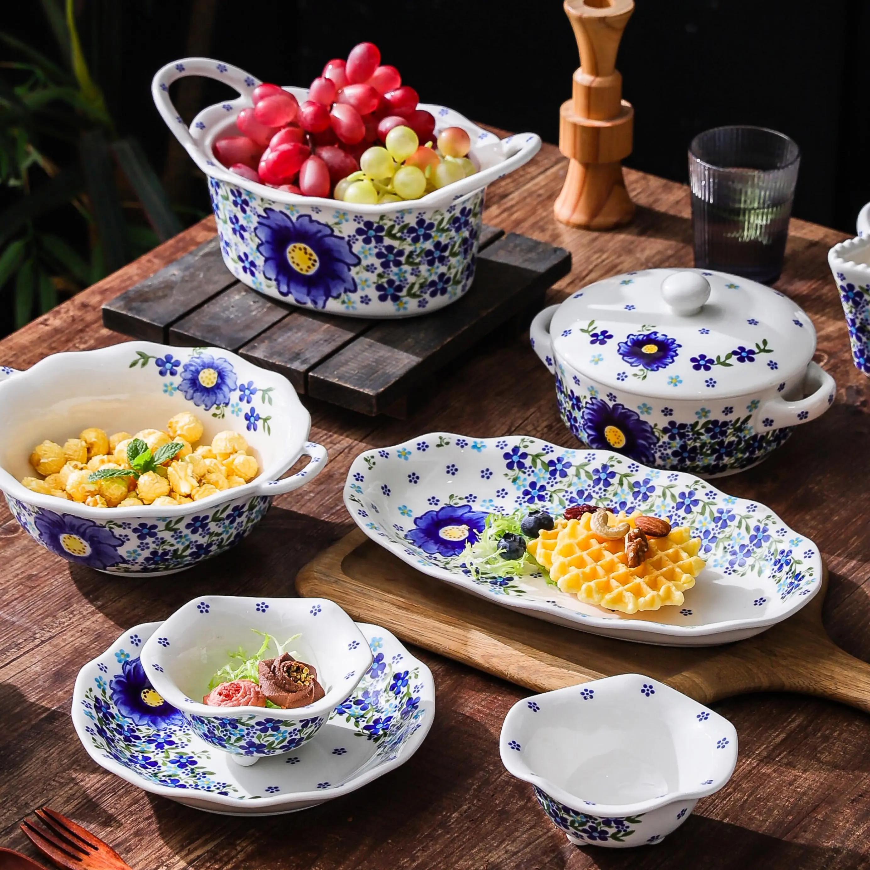 HongDian Blue Floral Premium Porcelain Tableware - 5 Blue Pavilion Bowls (2pcs), Optional Cup, Plate, Lidded Casserole, Hand-Painted, White Green, SGS-Tested Underglaze Fade-Resistant, Microwave Dishwasher Oven Sterilizer Safe, Home Gift