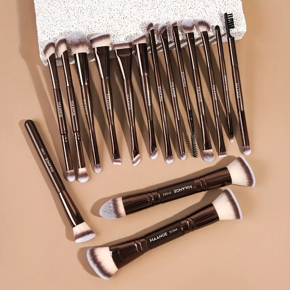 Maange 16-Piece Makeup Brush Set, Face Makeup Brushes, Brush Combo, Makeup Tools Set, Blending Brush Foundation, Foundation Brush, Concealer Brush, Blush Brush, Eyelash Brush, Eyeshadow Brush, Complete Cosmetic Brushes, Cosmetics Brushes Set