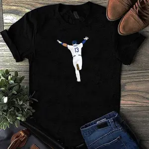Max Muncy  T-Shirt