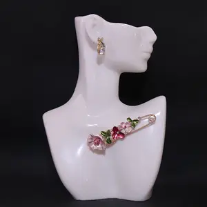 Fashion Women's Rhinestone Scarf Buckle Brooch Glare Buckle Crystal Chest Flower Pin