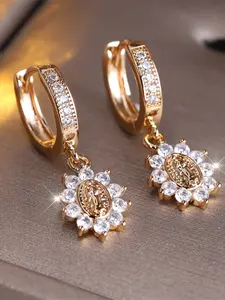 A round gold ear ring made of white zirconia is fashionable, high-end and simple, suitable for women to wear during proposals, travels and daily life