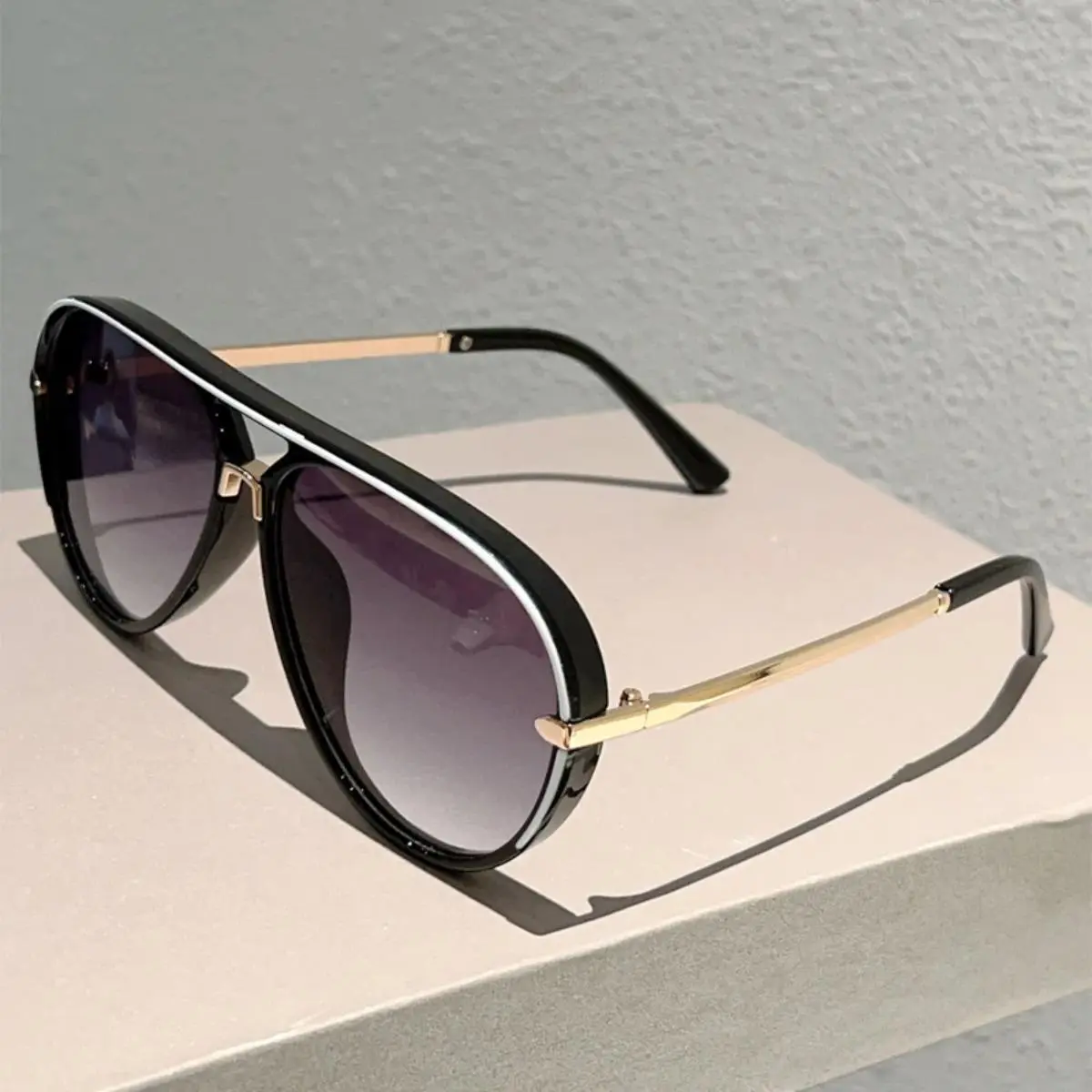 Women's Retro Aviator Sunglasses - 2026 New Multi-Color Gradient Shades, Smaller Fit Street Style Sunglasses for Females, Outdoor-Ready Sun Coverage, Driving/OOTD Stylish Accessories with Aviator Retro Vibe