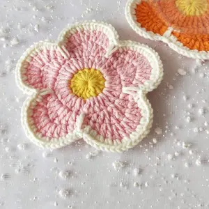 Vintage Floral Crochet Coasters, Heat Resistant Round Placemats, Floral Pattern Placemat, Table Mats and Decorations for Home, Kitchen, Coffee Table, Wood Tables, Decorative Coaster