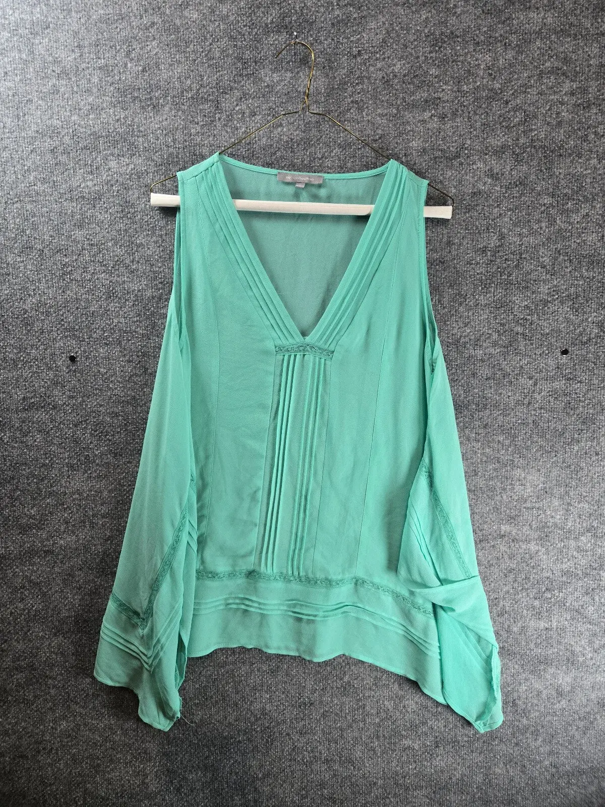 Women's Polyester Casual Basic Sleeveless V-Neck Mint Green Lightweight Sheer Asymmetrical Fit Blouse with Pleated Detail