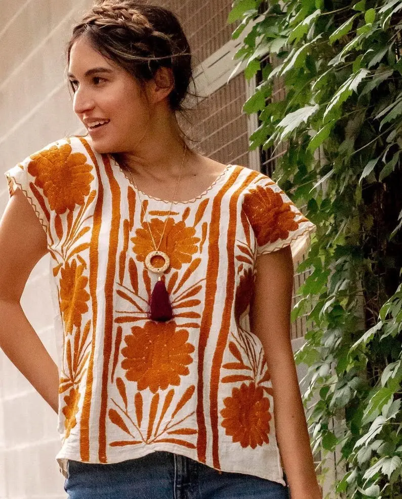 Mexican Hand Embroidered Huipil Top, Oaxaca Mexico Folk Style, Minimalist Mexican, Ethnic Floral, Vintage Style Peasant Tunic, Artisan Made