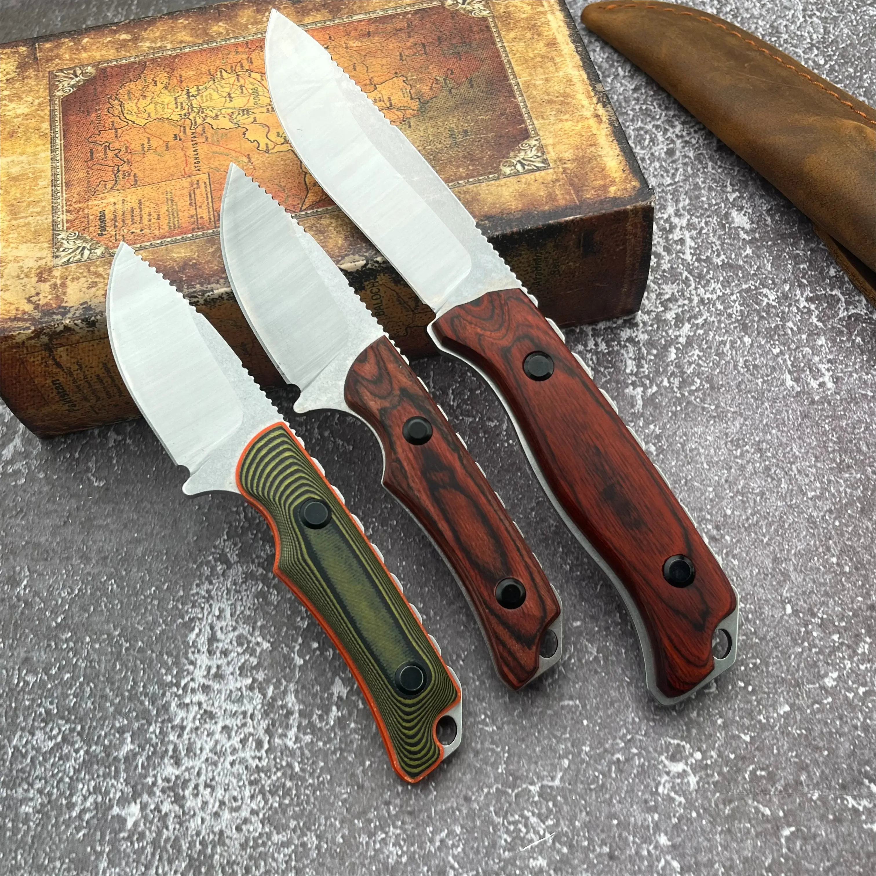 Full Tang Fixed Blade Knife for Men, 4.0mm 8Cr13Mov Steel Blade with Wood Handle, Lightweight Bushcrafting & Survival Gear Tools for Camping, Kydex Sheath, Lightweight Tools, 4.0 Mm, Outdoor Survival, Hiking / Light Outdoor, Compact, Gadgets, Two-Tone Gri