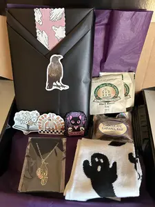 Spooky accessories blind date with a book