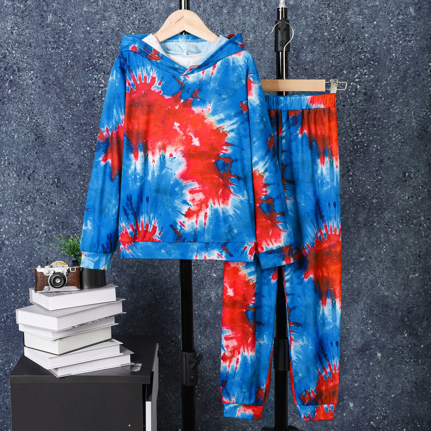 Men's 2-Piece Red & Blue Tie-Dye Hoodie & Jogger Set - Long Sleeve Shirt Activewear Tracksuits, Casual Athletic Sportswear for Play & Everyday Wear, Breathable Sports Wear, Hoodie Sweatpants Set, Joggers Set