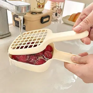 Easy Clean Mini Fruit Drainer Basket with Handle, Durable Plastic Kitchen Filter, Perfect for Cherries and Blueberries, Kitchen Fruit Rack, Utensils, Plastic Colander