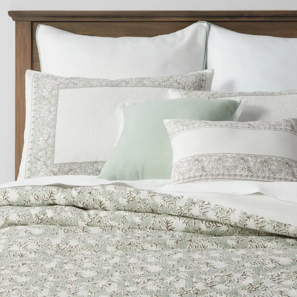 Threshold 8-Piece Comforter Set Percale Floral Pattern by OEKO-TEX Green Queen