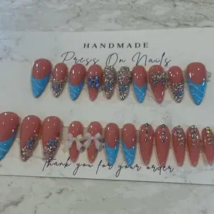 Handmade Stilettos Press On Nail with rhinestones and bows.