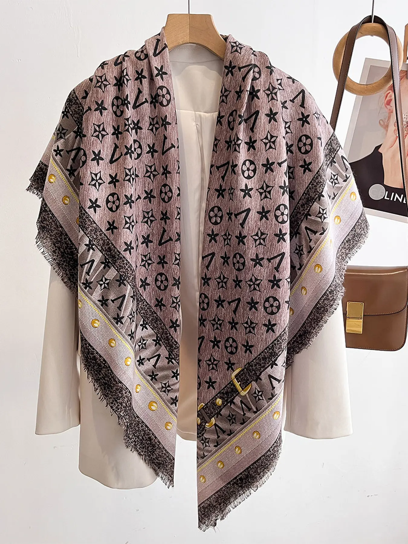 Versatile for All Seasons Unique Letter Print Scarf, Scarf Wrap, Loose Fit Multi-Functional Neck Gaiter, Perfect for Travel and Dates, Stylish and Comfortable Accessories