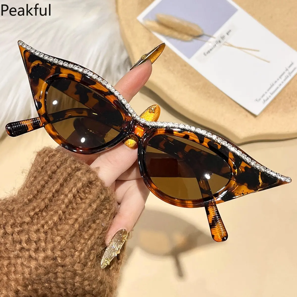 Sparkly Diamond Trim Leopard Cat Eye Sunglasses, Popular Tortoise Shell Retro Statement Shades, Fashion Rhinestone-Edged Women Eyewear, chic tortoise print & elegant crystal detail, great for date nights, weekend gatherings, holiday photos