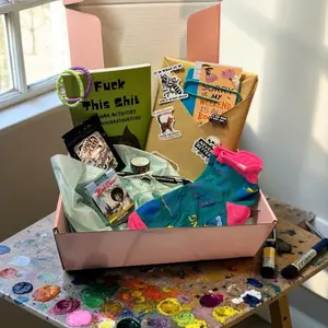 Sunshine & Sass Blind Date with a Book Collectible Entertainment Package, Surprise Gifts for Special Gifting Occasions