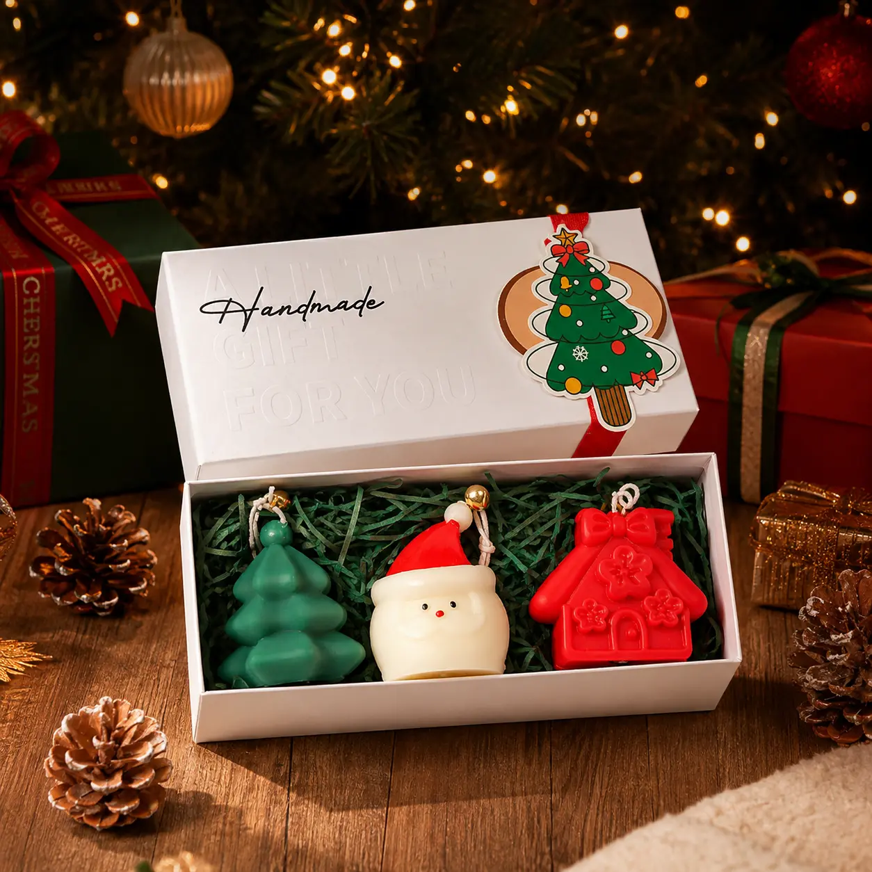 Handmade Traditional Cream Christmas Candle Gift Box Set (3-Piece) - Tree, Reindeer, Snowman, Gingerbread, Winter Mitten Shapes for Holiday Home Decoration and Gifting