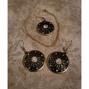 Explorer Necklace/Earring Set