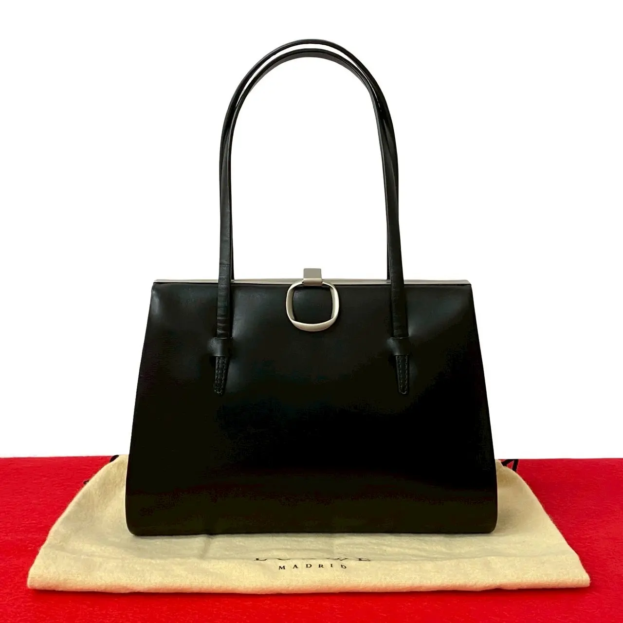 Pre-owned Loewe Calfskin Shoulder Bags Calf Leather Handbag