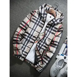 Men's lightweight hooded fitted jacket, zippered windbreaker with adjustable drawstring and contrasting stripes, suitable for autumn wearRAIMENTRY