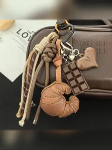 Miu-Style High-End Leather Keychain, Keychain for Bags, Creative Maximalist Bag Accessory, Asymmetrical Design, Casual All-Seasons Fashion Item