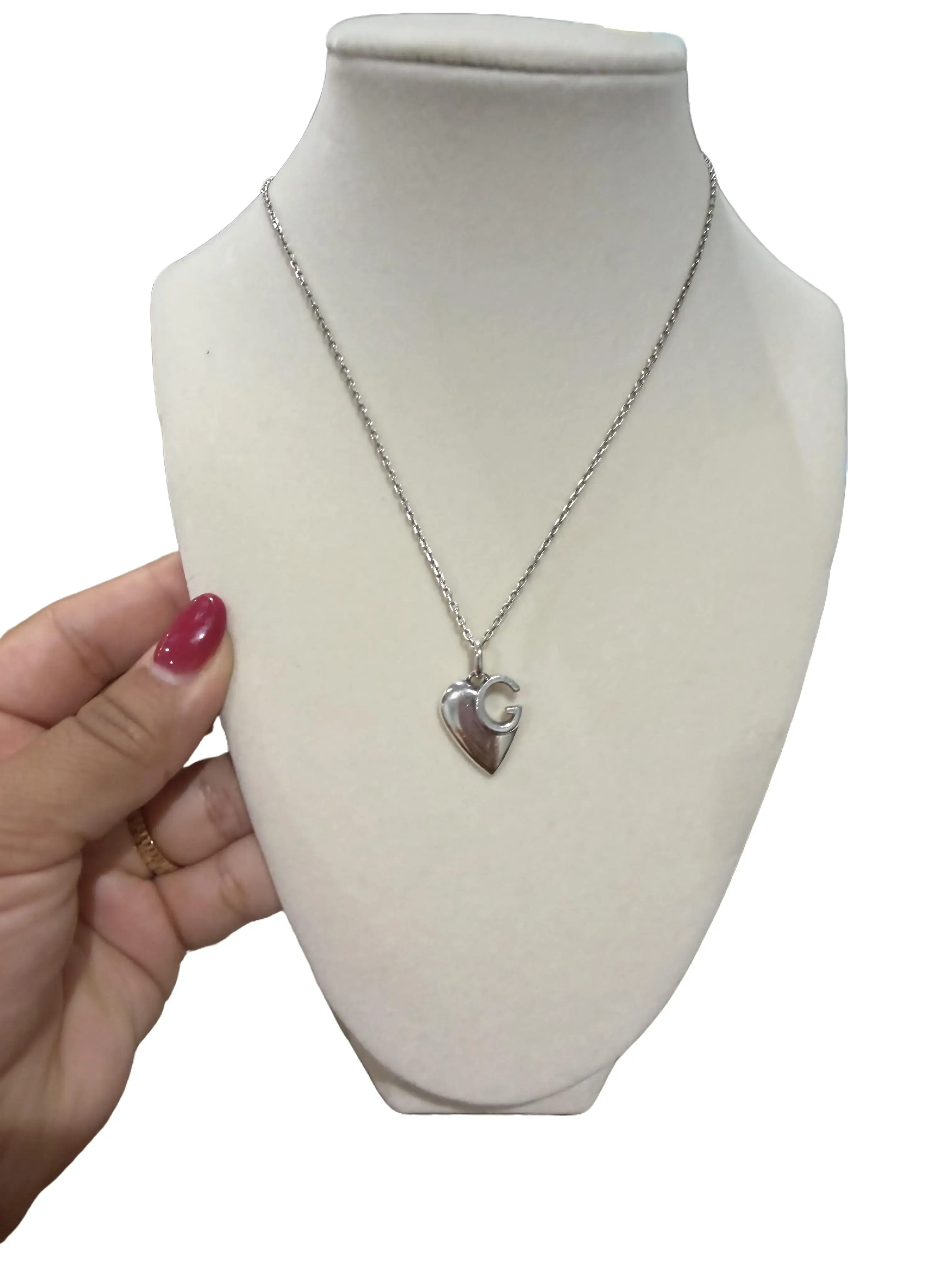 Pre-owned Gucci G in a Heart Pendent Silver Necklace Perfect for Daily Use
