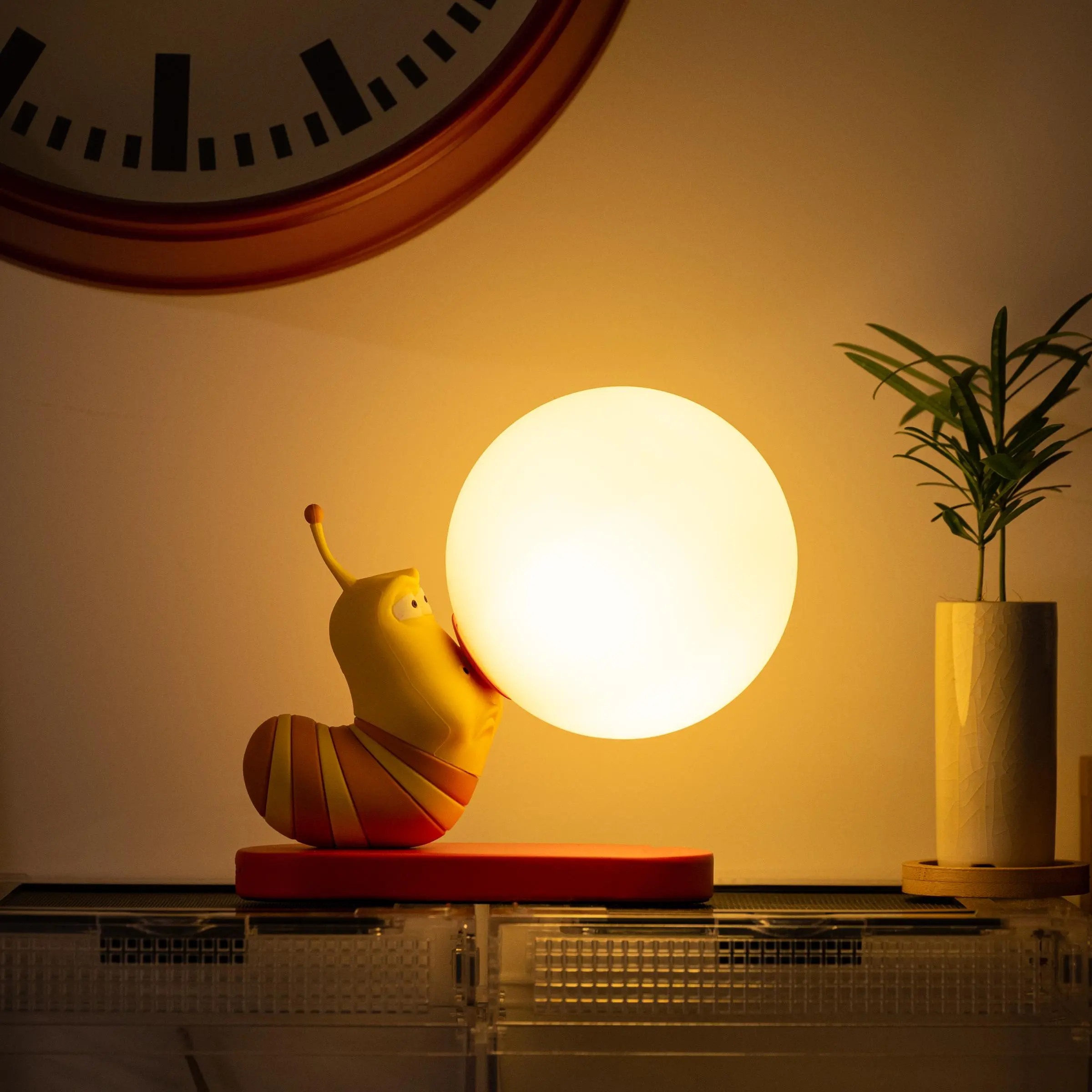 Cute Snail Design Desk Lamp, USB Rechargeable Creative Night Light, Creative Desktop Decorative Light for Home Bedroom Living Room