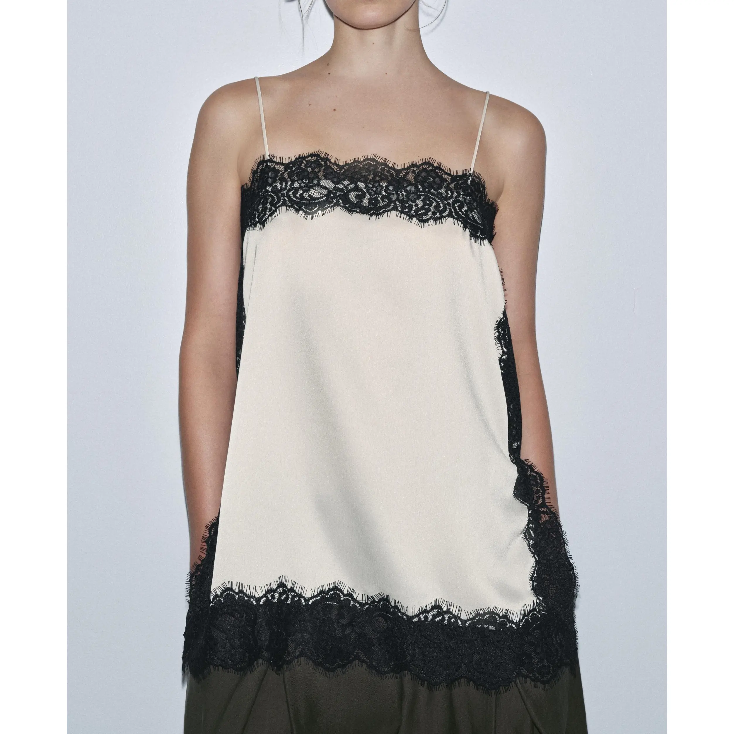 Women Lace Camisole Sleeveless Black Lace Trim Scalloped EdgeFit Summer Tank Top Casual Going Out Tops for Women