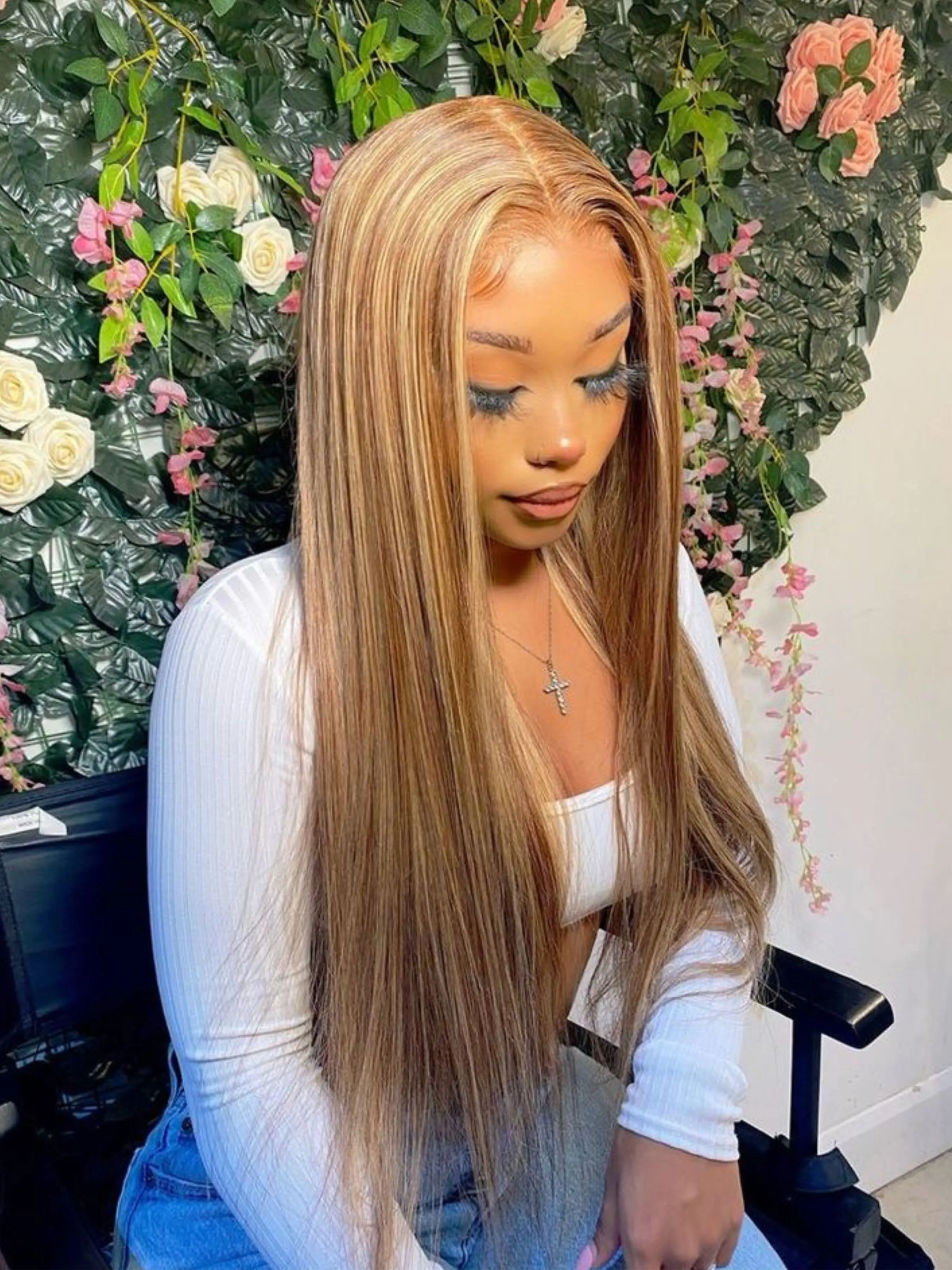 Brown-Blonde Highlighted long Lace Straight Wigs, Lace Frontal Wig, 13x4mm lace bangs, free parting, HD transparent lace bangs, pre-shaped natural hairline, heat-resistant synthetic fiber, women's everyday wear, 28 inches.