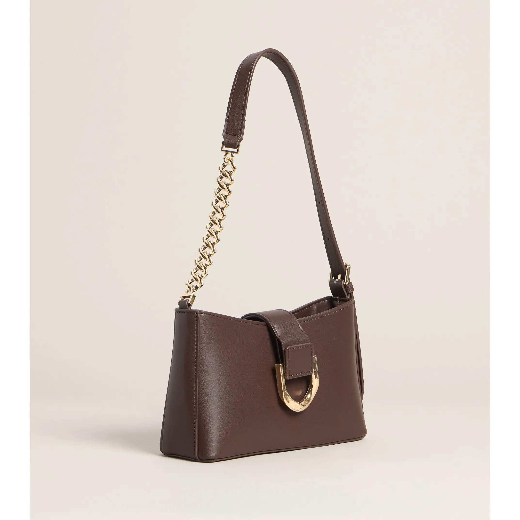 Uptown Mood Chain Strap Shoulder Bag