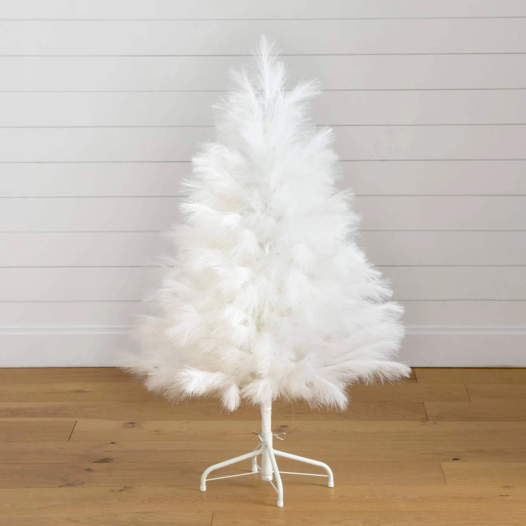 4ft Standing Feathered Fibers Artificial White Pampas Grass Christmas Tree, Nature-Inspired Pillow-Like Soft Era Holiday Decor, Festive Home Specialty Tree