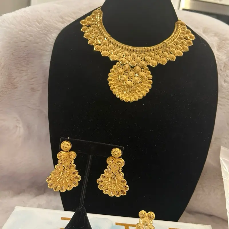 Beautiful Indian Classic 24-Karat Gold Plated Necklace Set with Earrings and Ring