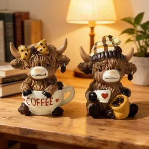 A pair of cute highland cowhide resin couple ornaments, incorporating the tenderness of the Scottish Highlands into your coffee corner Sculpture Desk Decor