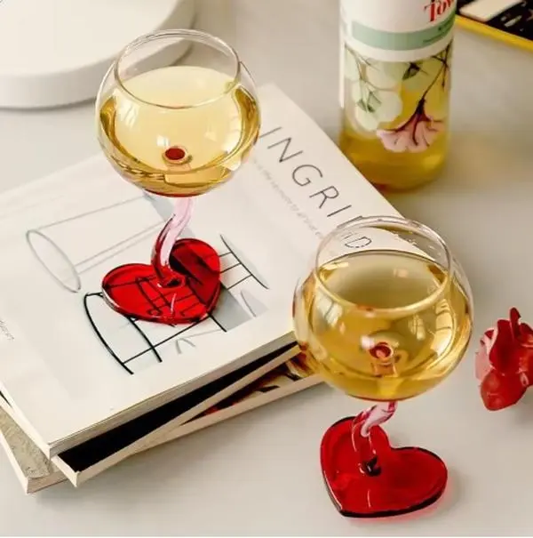 2 Light Luxury Wine Glass with Heart-Shaped Red Base High-Footed Red & White Wine Stemware for Elegant Dining